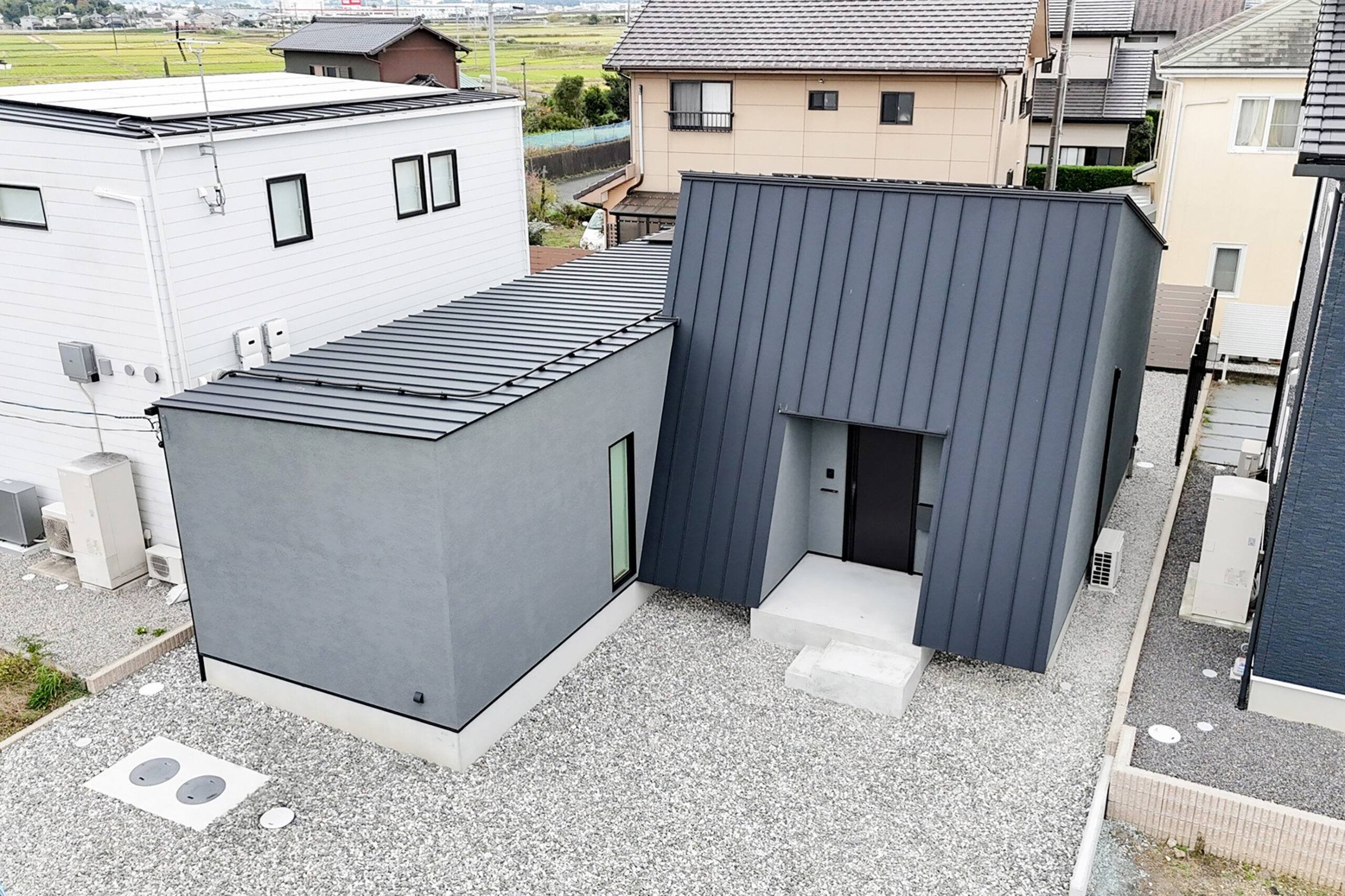 ガルバリウムと木の調和が創る、暮らし易さ溢れる家